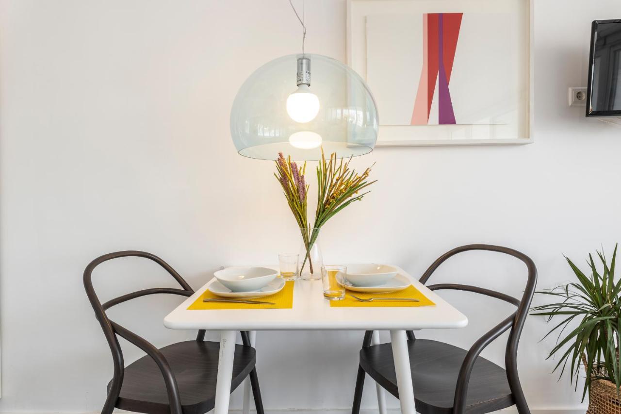 Pop Art, De Diseno En Arenal 303 Con Terraza * Sevilla